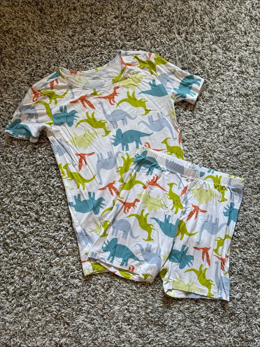 Quince size 7 VGUC Dinosaur Pajama Set with Blue, Green & Orange Dinosaurs